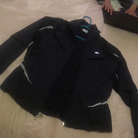 Nike jacket - Picture 2 of 5